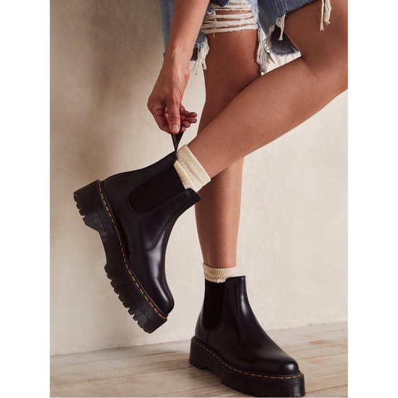SOLD Dr Martens • 2976 Chelsea Boot Quad platform black smooth leather chunky - Picture 14 of 14